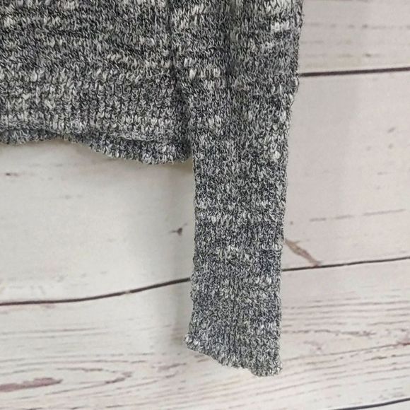 WOMEN'S Hollister Grey Sweater - Picture 5 of 7